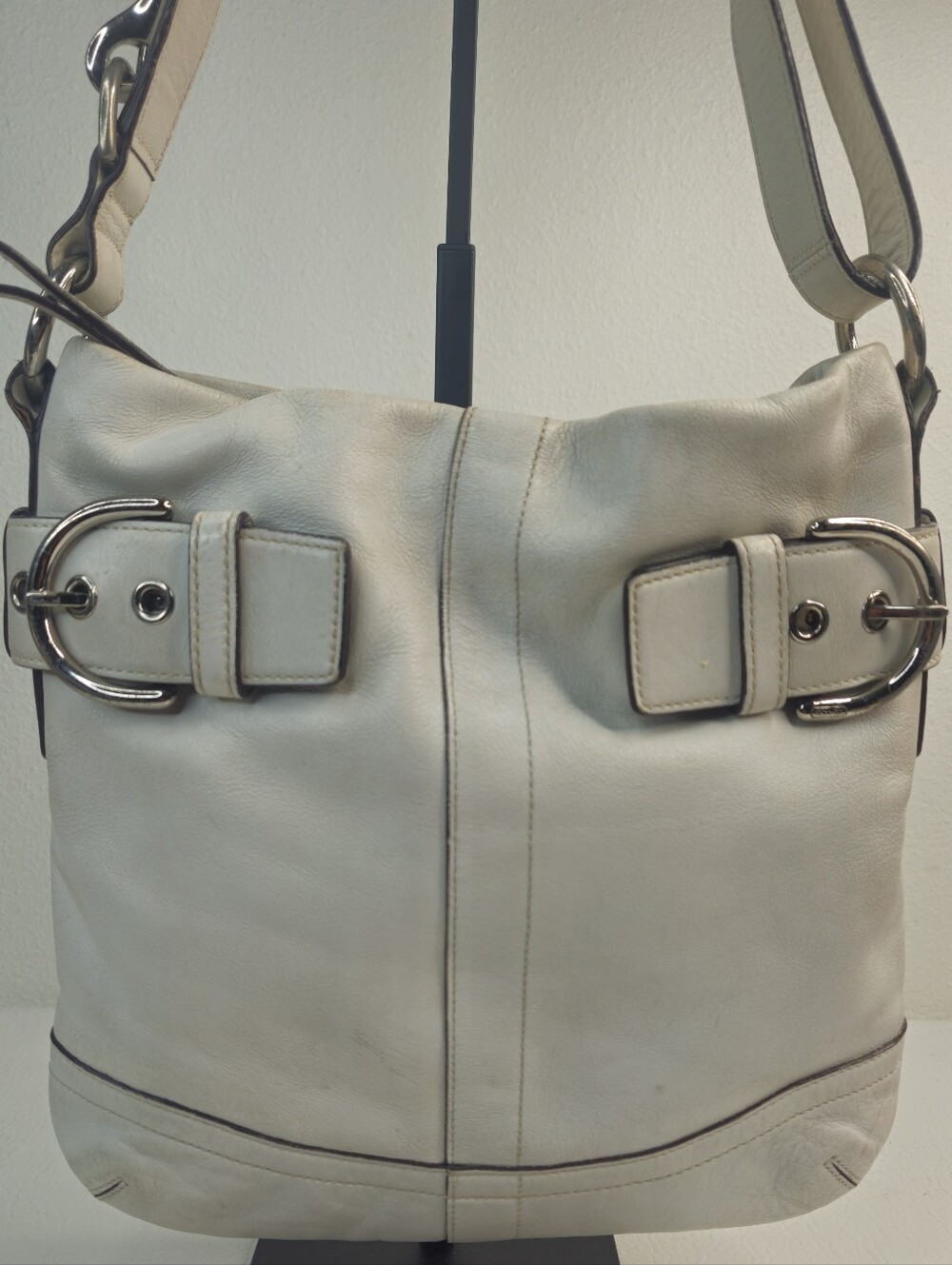 Authentic Coach • Vintage SOHO Y2K Soft Duffle • Ivory Leather • Buckle Shoulder